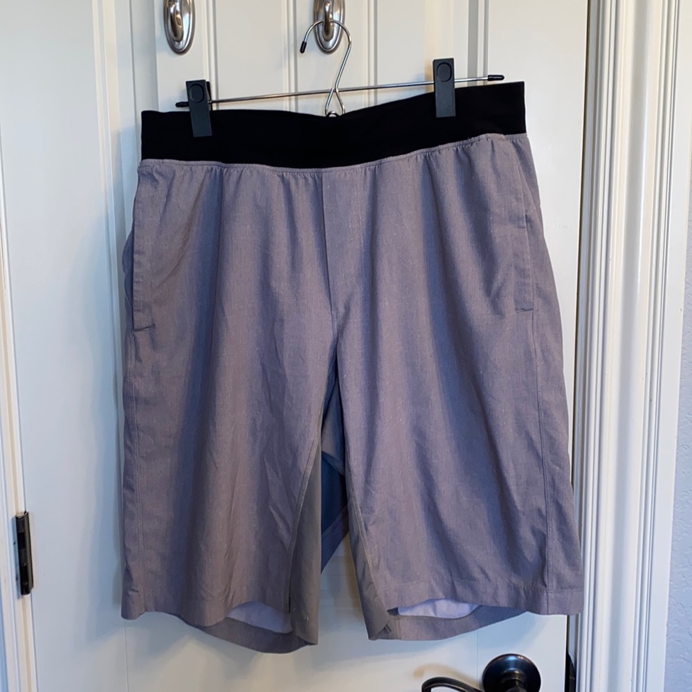 Men’s Lululemon T.H.E. short 11’ unlined SZ Large